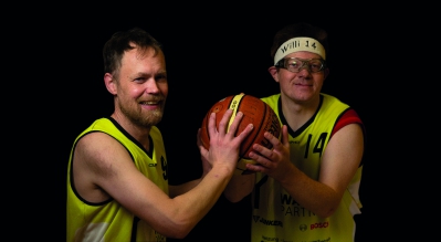 Sportler mit Basketball